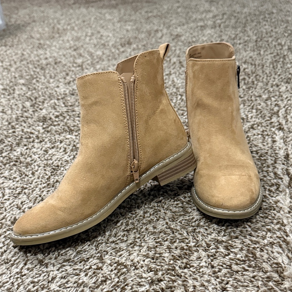 Universal Thread Camel Ankle Booties - image 3